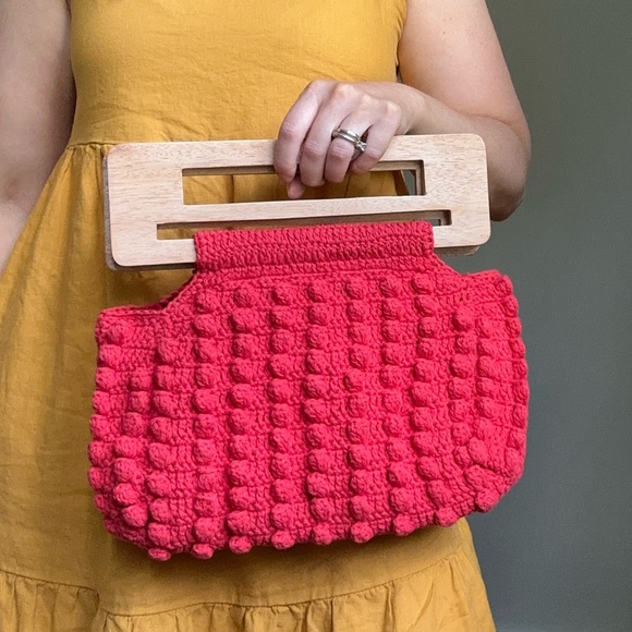 Cleobella Grenadine Tulum Red Crochet Knit Handbag Purse - Wood Handles 1970’s - Picture 9 of 9